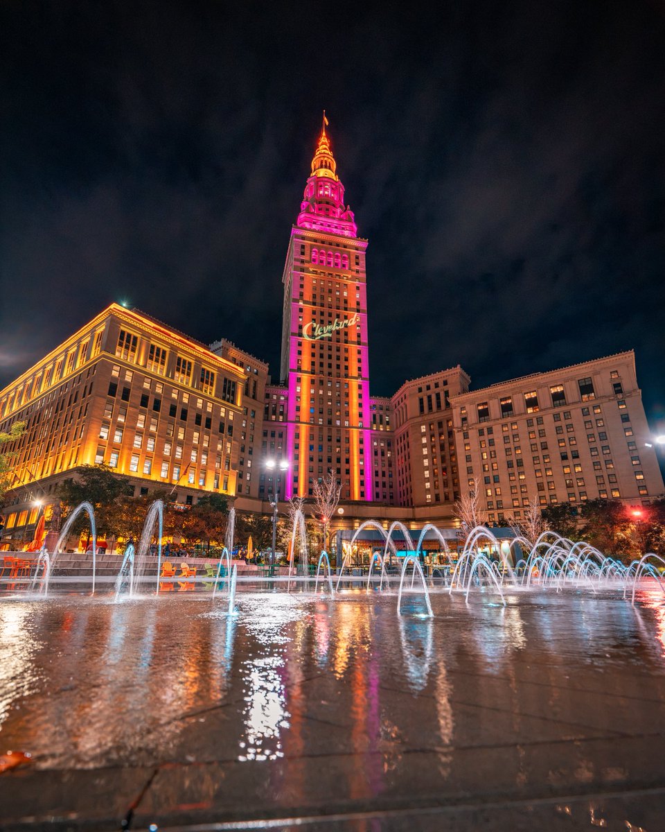 GabeWasylko's tweet photo. Cleveland!, Ohio is lit in Magenta and Orange tonight in honor of @taylorswift13’s new song “Cleveland!” https://t.co/PJkYMO7e92