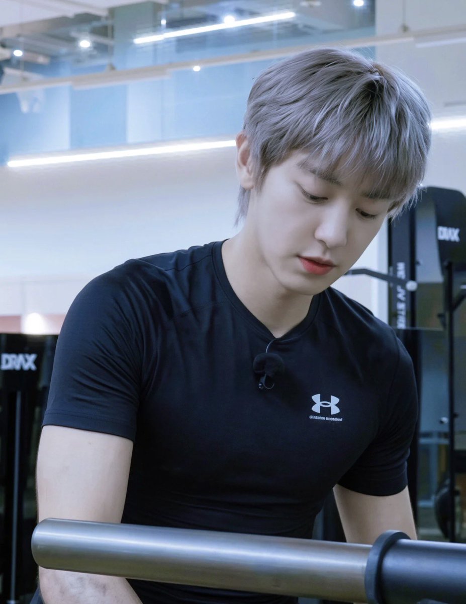 PCY_BASE's tweet photo. the FINEST man alive 
 
#CHANYEOL #찬열 https://t.co/Mg6FHLVI3G