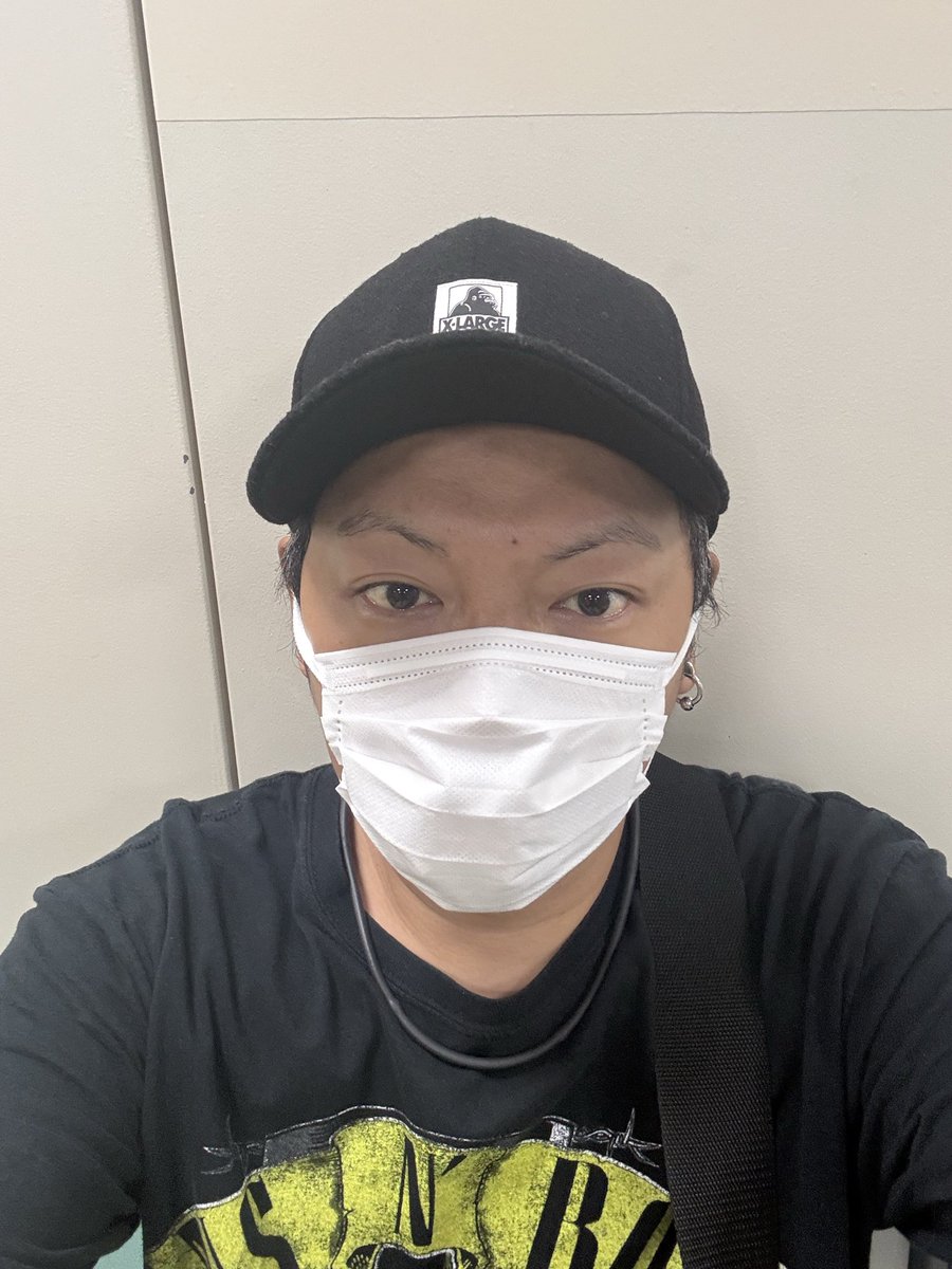 Lucifer42066641's tweet photo. 土曜日だから少し病院が混んでて
漫画を読んでゆっくり待とうと思うよ😊 https://t.co/dn48zlgMN4