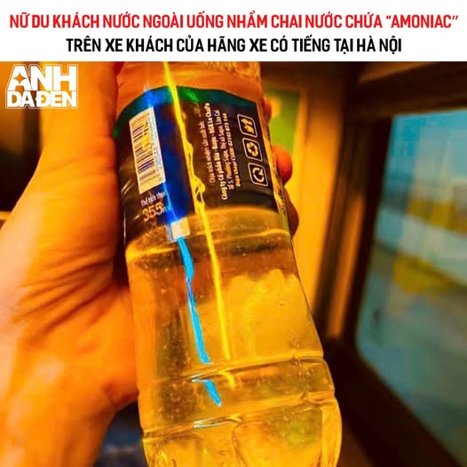 hunkz2424's tweet photo. Vụ việc ngày 17/9 khiến dư luận bàn tán khi nữ hành khách vô tình uống phải chất lạ trên xe hãng vận tải từ Đà Nẵng ra Hà Nội. Cô mô tả chất này có vị mặn, mùi khai nên bị thay đổi khoang và được hoàn vé. https://t.co/jQvnKio9cI