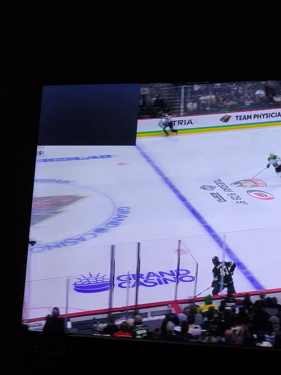OffMainn's tweet photo. @TNTSportsUS please fix this before next week lmao. It's on multiple roku devices https://t.co/UoZwFr7820