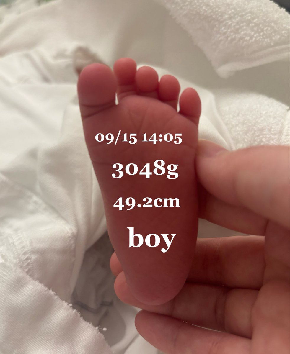 sm_j103's tweet photo. 09/15 3048gの男の子👶🏻
大変な出産と大変な毎日だけど
愛おしさに溢れた毎日です☺️ https://t.co/Rnm2NcaIXS