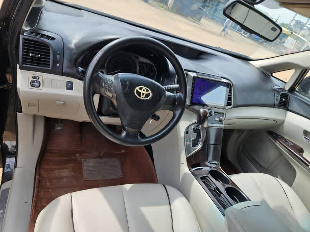 FRIDAYYv9's tweet photo. ⚠️ DISTRESS ALERT - BELGIUM STANDARD
2010 Toyota Venza - Engine &amp; Gear Untouched 💯
AC Chilling, First Body, Excellent Condition

Price: ₦7.8M
Location: Karu, Abuja
Call/WhatsApp: 07069516725

#ToyotaVenza #AbujaCars https://t.co/VzHTB68v0h