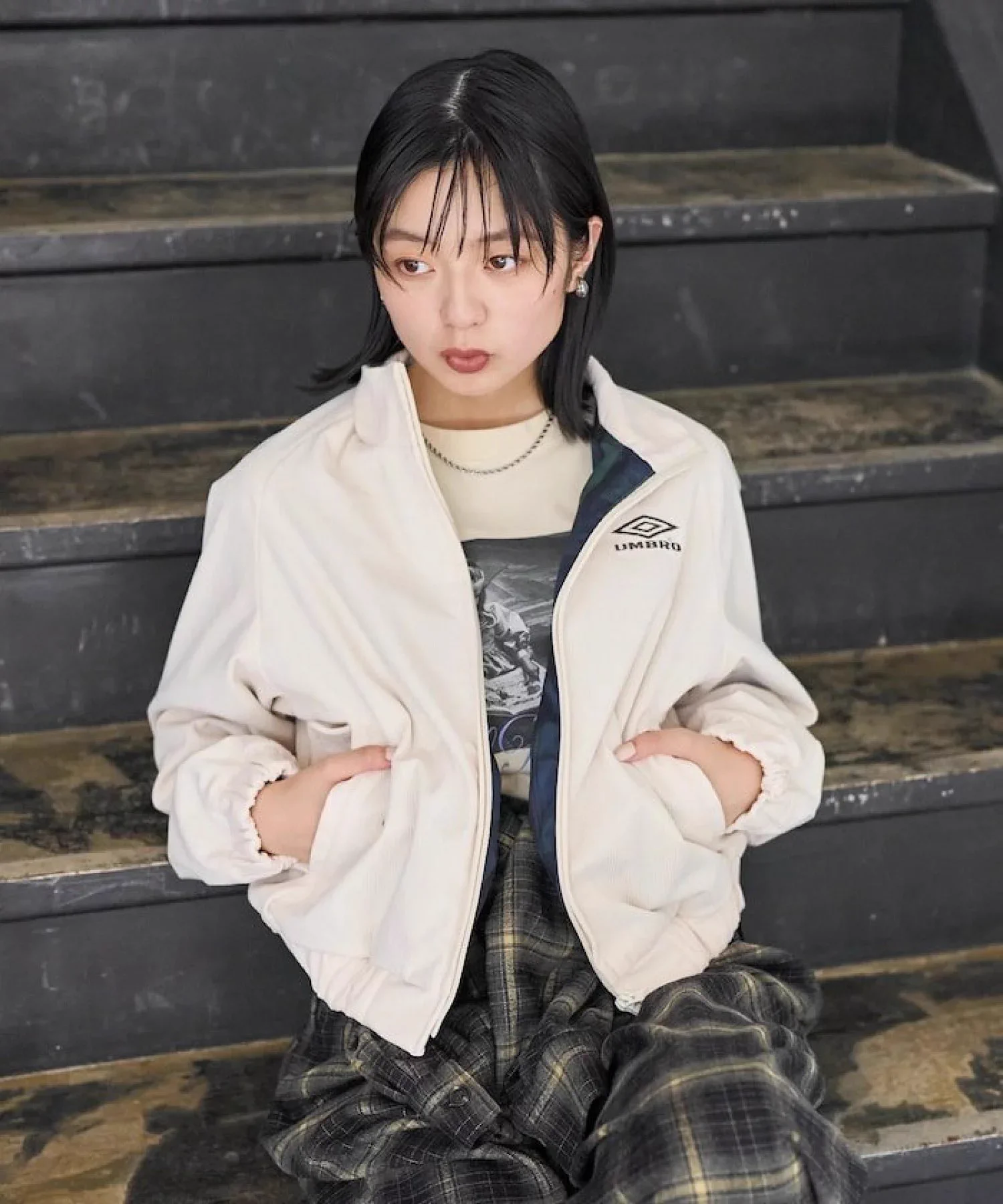 服】 on X: 