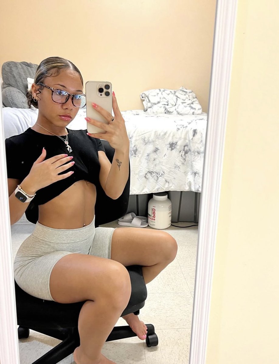 BriellaDeluxe's tweet photo. Little size, little courage big drain, loyal cuck pig.

 ❣️❣️🍓🍓✨✨

#cuck #findom #joi #drains https://t.co/WYA0orEjHA