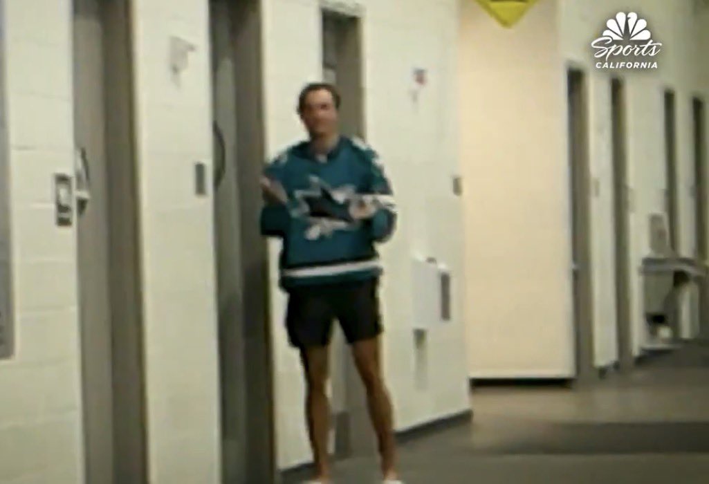 StubbyMuffin's tweet photo. there He is. The Dickringer. #TheSamDickinsonProject https://t.co/ukLKf7G1cA