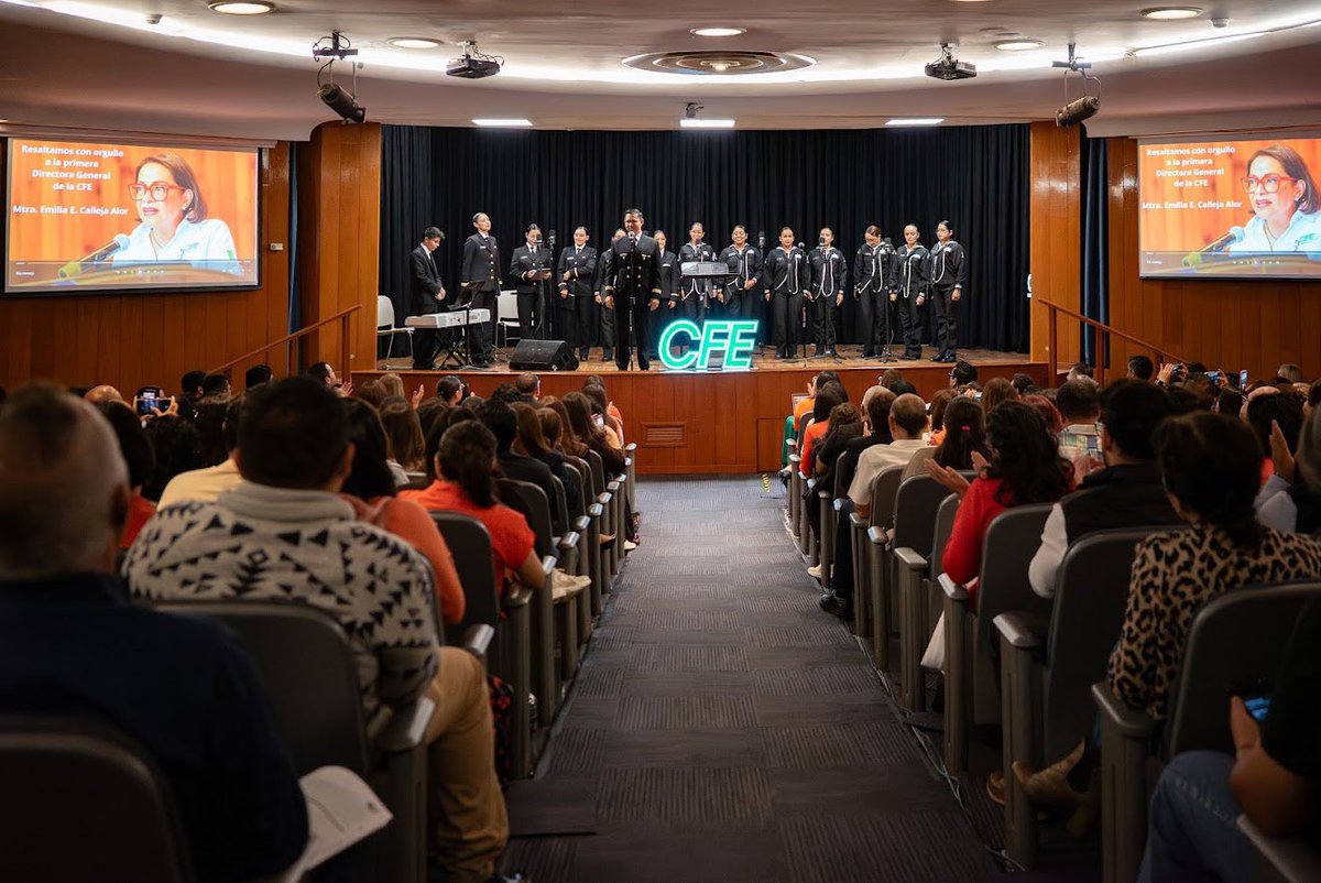 CFEmx's tweet photo. Cada día 25, en la CFE reafirmamos nuestro compromiso con la sensibilización y prevención de la violencia contra las mujeres y las niñas. 🧡

En esta ocasión recibimos al Coro de la H. Secretaría de Marina, con un programa dedicado a compositoras que desafiaron los mandatos de género de su época y abrieron camino con su talento para componer, dirigir e interpretar.