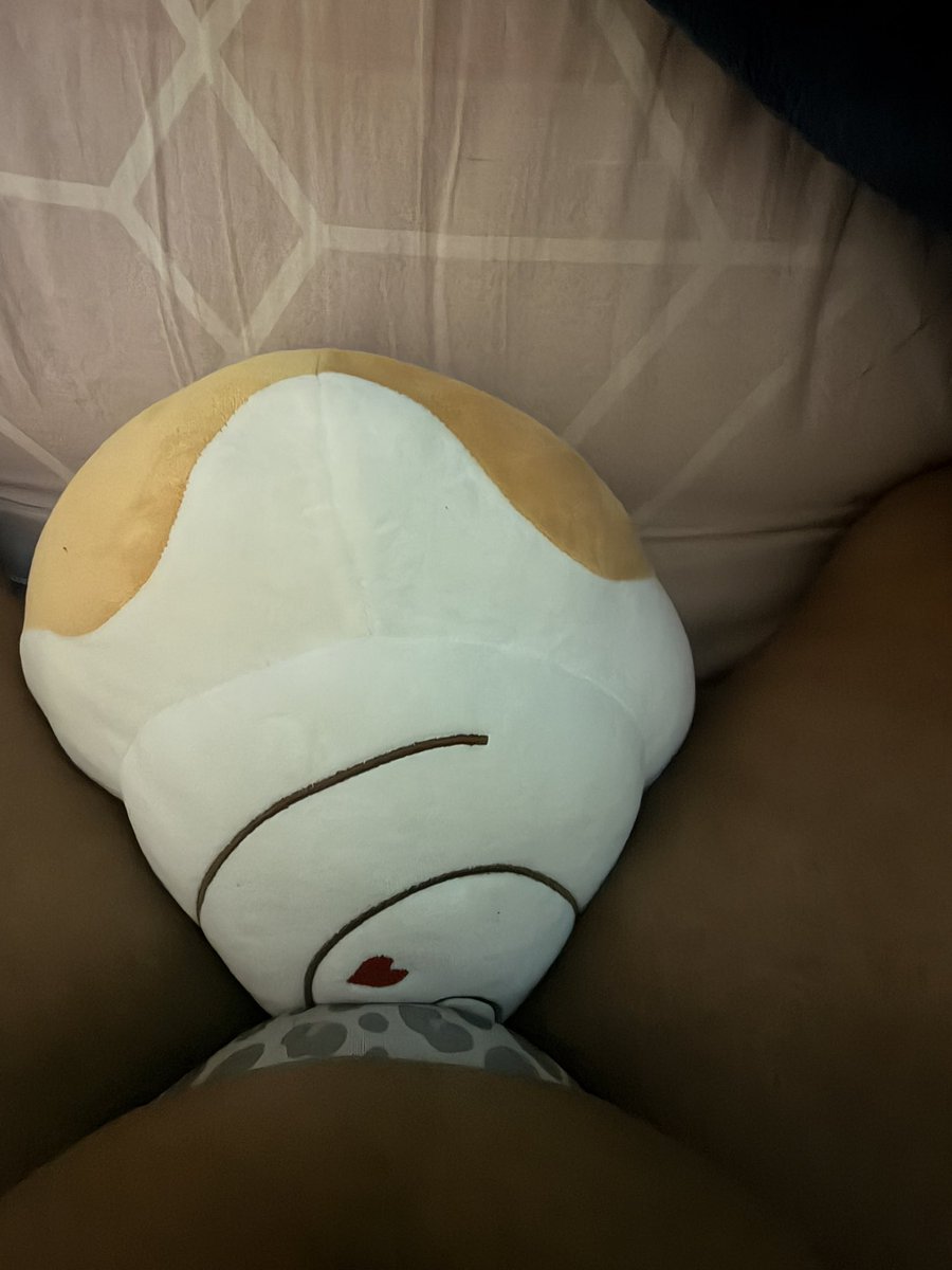 4facetpaws's tweet photo. anyone into dry humping? i love rubbing my pubby pussy on stuffies o(〃＾▽＾〃)o

#nsfwtwtًً  #puppyboy https://t.co/VsBqG8WtMB