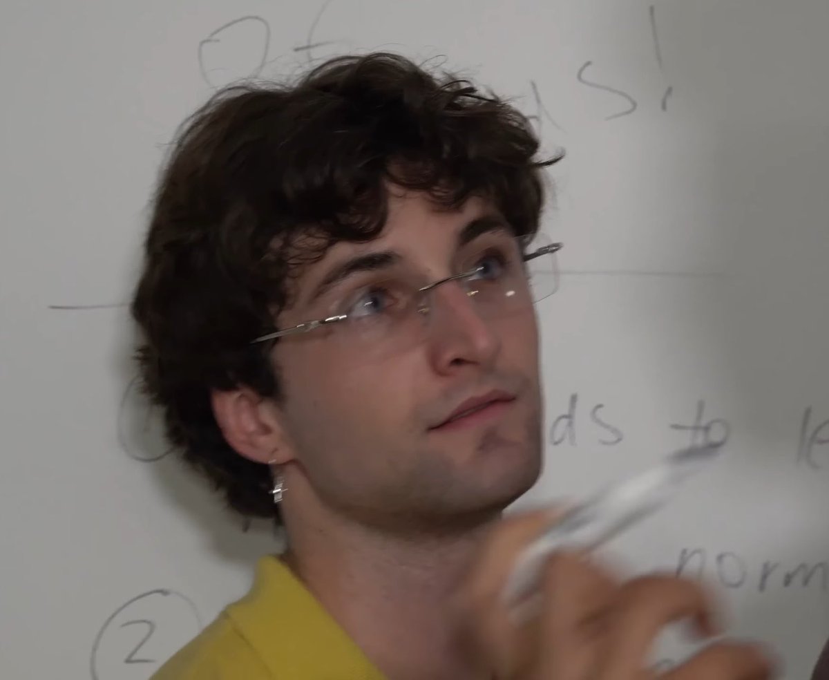 dilphickles's tweet photo. anthony looked so good in this video https://t.co/k1rEM7QmRb