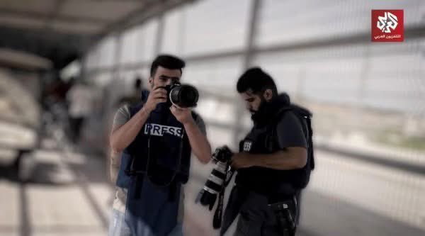 AbubakerAbedW's tweet photo. This is the last photo of Gazan photojournalists Haitham Abdel-Wahed and Nidal Al-Whaidi at Erez Crossing on Oct 7, 2023. 

They were kidnapped by Israeli forces and disappeared so far. No news about them since then. 

Their Western colleagues have literally never mentioned them once.