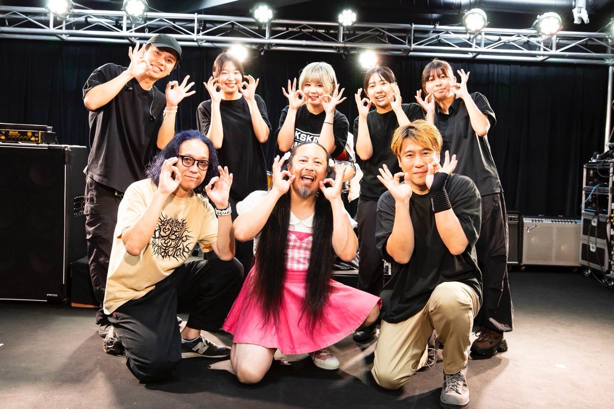 sukisukironchan's tweet photo. 昨日は東放学園の卒業制作イベントだったよー🍜学生さんたちが一生懸命ライブを作り上げてくれて、僕らもとっても勉強になったなー🎶平日のお昼なのに来てくれたメンマのみんな、本当にありがとう〜🍥💕

photo by @kazuyakohsakaa 

インスタに別の写真もあるよ📸
https://t.co/DHxMTI6KoN https://t.co/9odbmDmJLX