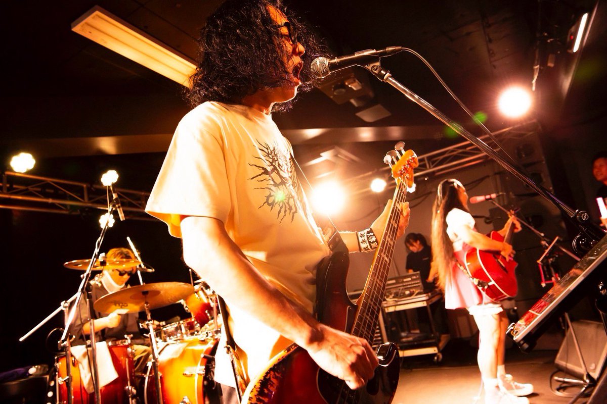 sukisukironchan's tweet photo. 昨日は東放学園の卒業制作イベントだったよー🍜学生さんたちが一生懸命ライブを作り上げてくれて、僕らもとっても勉強になったなー🎶平日のお昼なのに来てくれたメンマのみんな、本当にありがとう〜🍥💕

photo by @kazuyakohsakaa 

インスタに別の写真もあるよ📸
https://t.co/DHxMTI6KoN https://t.co/9odbmDmJLX