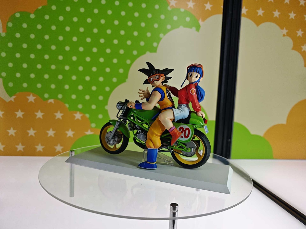 hobbywatch_jp's tweet photo. 「ドラゴンボール」より孫悟空＆ブルマ＆恐竜のデコマスを初公開！【#メガホビEXPO】　悟空＆チチの限定復刻仕様版なども展示 https://t.co/65LMpNgreY #メガホビEXPO2026 #メガハウス https://t.co/B3NeQcs1wP