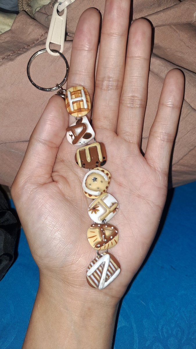bbychocobear's tweet photo. Hi, moots. Aku maw bagi-bagi freebies lucu gemas buat The Redline Jakarta nanti. 

✅️SFS ONLY 
❓️ Like, RT and Follow
⚠️ LIMITED ONLY 20 PIECES

Here's the preview!! Bakal aku buat juga yang lain pokoknya surprise 🥳 https://t.co/ogces6R9Mt
