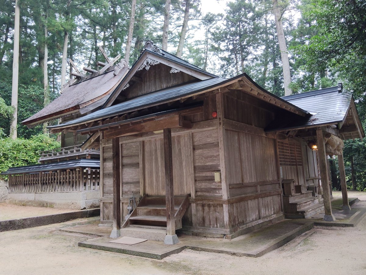 ARROWS315's tweet photo. 奥出雲の湯野神社に立ち寄りました⛩️
長い歴史を感じる落ち着いた雰囲気の神社で、境内を歩いているとなんだか心が穏やかになります😊
奥出雲を訪れた際には、ちょっと足を延ばして立ち寄ってみるのもおすすめです✨ https://t.co/2cSiJzh8U1