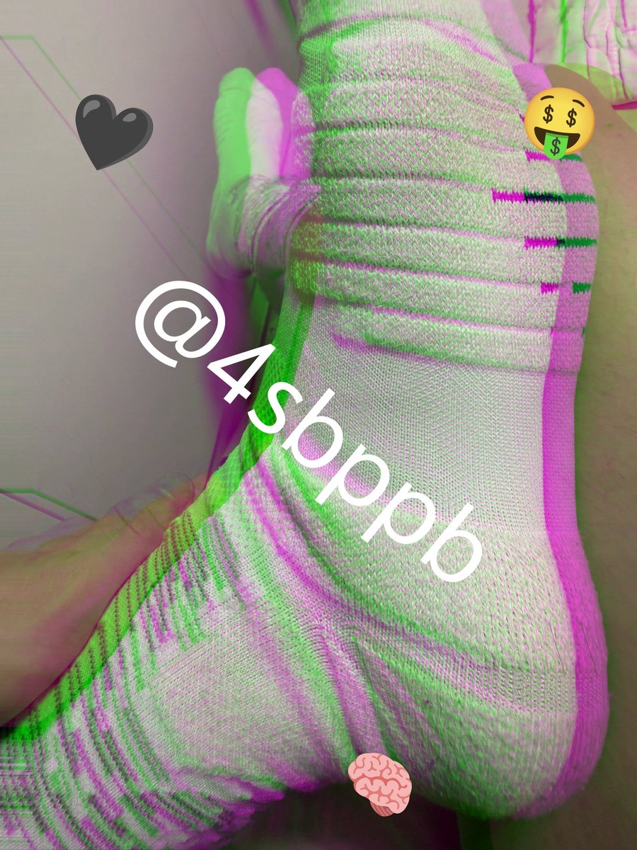4sbppb's tweet photo. 军训完的臭脚，捣烂傻逼蛆脑自觉加你爹还特么装🖤🖕🏻 https://t.co/uOcg3RK8V1