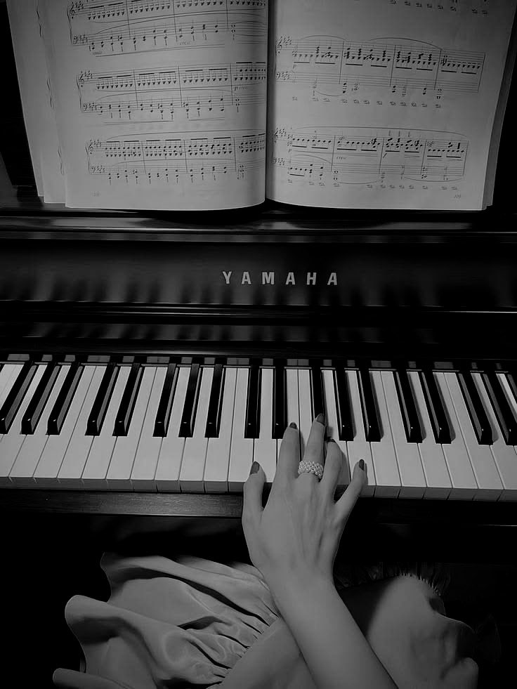 HEAVENNlNA's tweet photo. @TamagoPost ️️
️️HEAVENNINA HSU, 1992.
I play music instruments, write and compose music. Do you play music?
️️ https://t.co/1NhpPqs0Dn
