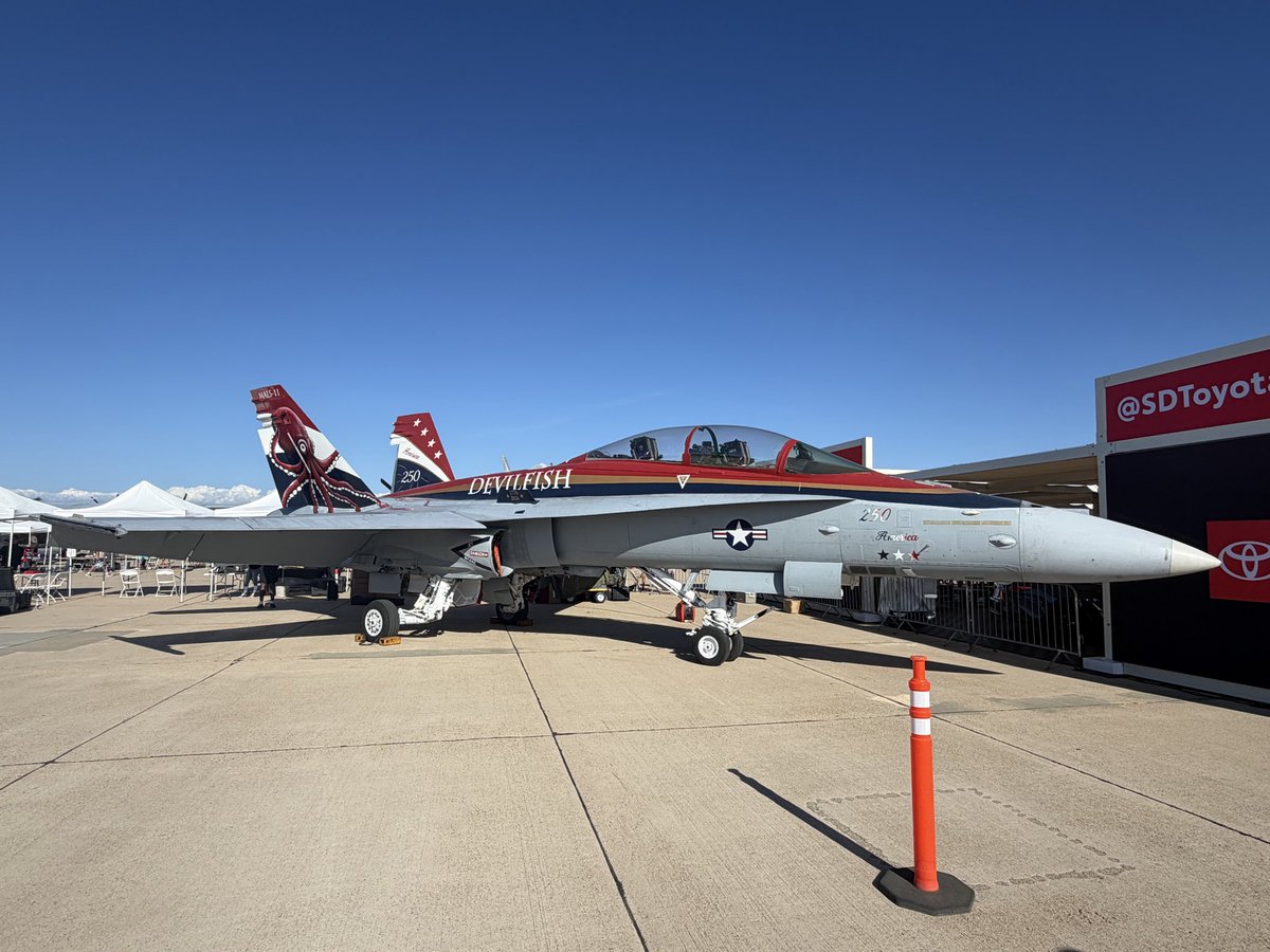 namurusan777's tweet photo. Miramar Air Show — Part 2! ✈️🔥

#MiramarAirShow #MCASMiramar #AirShow #FighterJets https://t.co/oEHNggv00Z