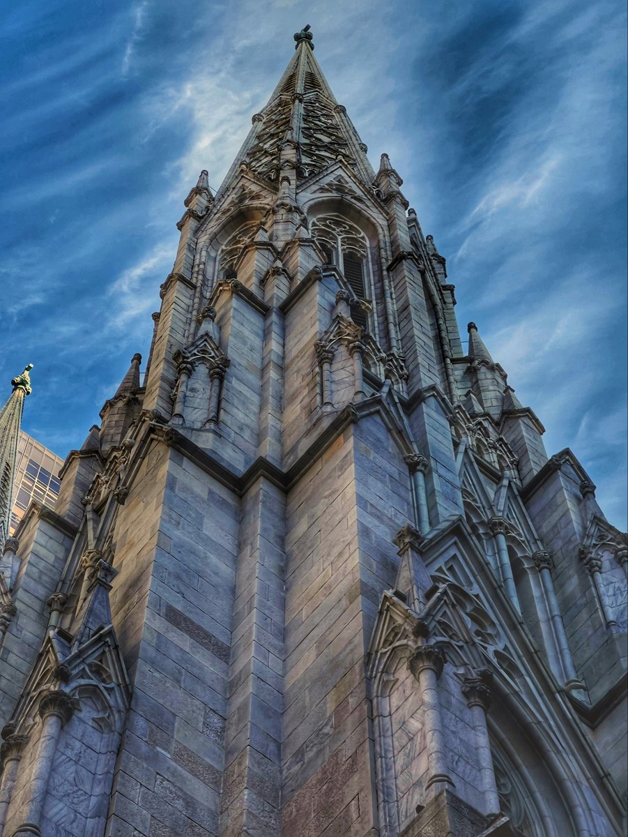 CatholicFQ's tweet photo. Look up !! https://t.co/JMY3CbYwVV
