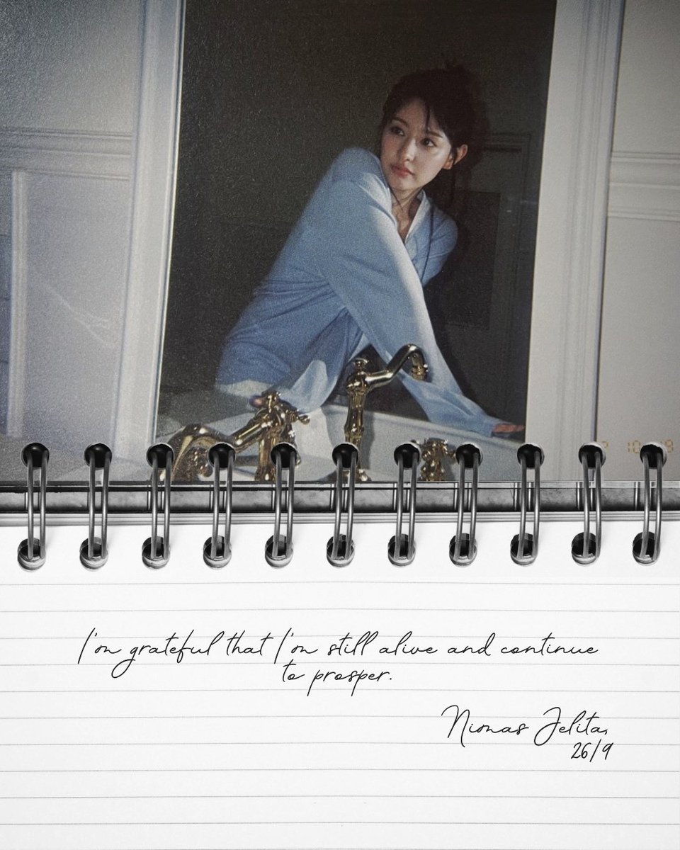 uneserenade's tweet photo. @TamagoPost ⠀

𝓝𝓙, 1991.
Ini potret diriku dan juga s̶a̶r̶a̶p̶a̶n̶ garapan saya pagi ini, cuma untuk pancing setitik gagasan yang tadinya mati suri.

Aku paling sukai kegunaan tangan ini. Buat dikau, apa yang paling disukai dari diri sendiri?

⠀ https://t.co/lP9ZN7gtfR