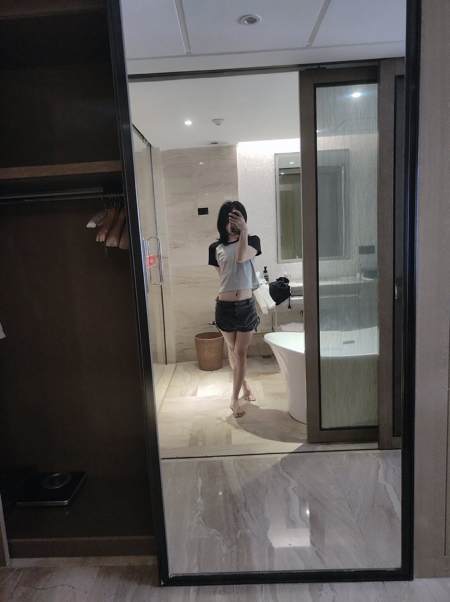 SpriteofSpring's tweet photo. @jiajia_meow @luckgcoo 你就挺好的呀，像女孩子又不一定等于像美女，只是大家对自己要求太高了，中国人会（卷）飞
之前我感觉我天赋也还行，现在感觉皮肤有点差了，老上火 https://t.co/7uMT3ffSuo