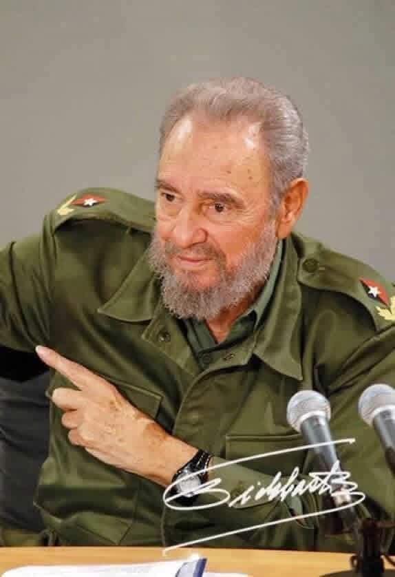 FelixDuarteOrte's tweet photo. #FidelPorSiempre: "Hay que desenmascarar a los que negocian con la guerra, a los que se enriquecen con la guerra. Hay que abrirle los ojos al mundo, y enseñarle quiénes son los que negocian con el destino de la humanidad, los que negocian con el peligro de la guerra".
#Cuba https://t.co/YVCiu4eFVH