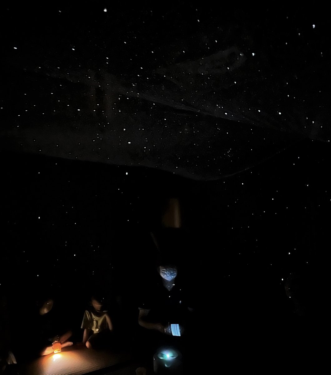 Mitaka_ehonnoie's tweet photo. 今日は14:00から『星のおはなし』があります✨
宇宙インキュのみなさんと星あそび!
お部屋を真っ暗にして光をあてると・・・
みなさん、ぜひ遊びにいらしてください☺️
#星と森と絵本の家
#三鷹 #mitaka
#星あそび #星のおはなし https://t.co/ofCuGKnC9Y
