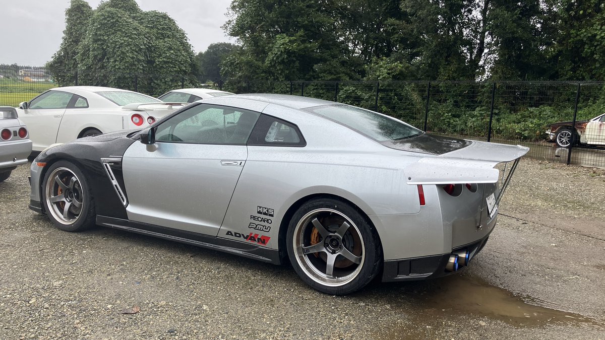 trustplanning32's tweet photo. 脳みそ後ろにズレそうな
R35を買い取りしました。　

#R35 #ゼロヨン #9秒 https://t.co/6VufY6VAew