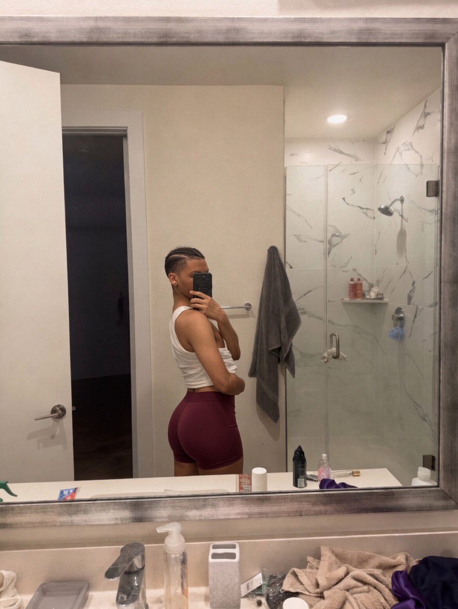 MissMamas's tweet photo. the view from back here 🤭 https://t.co/Nx0hOluYv3
