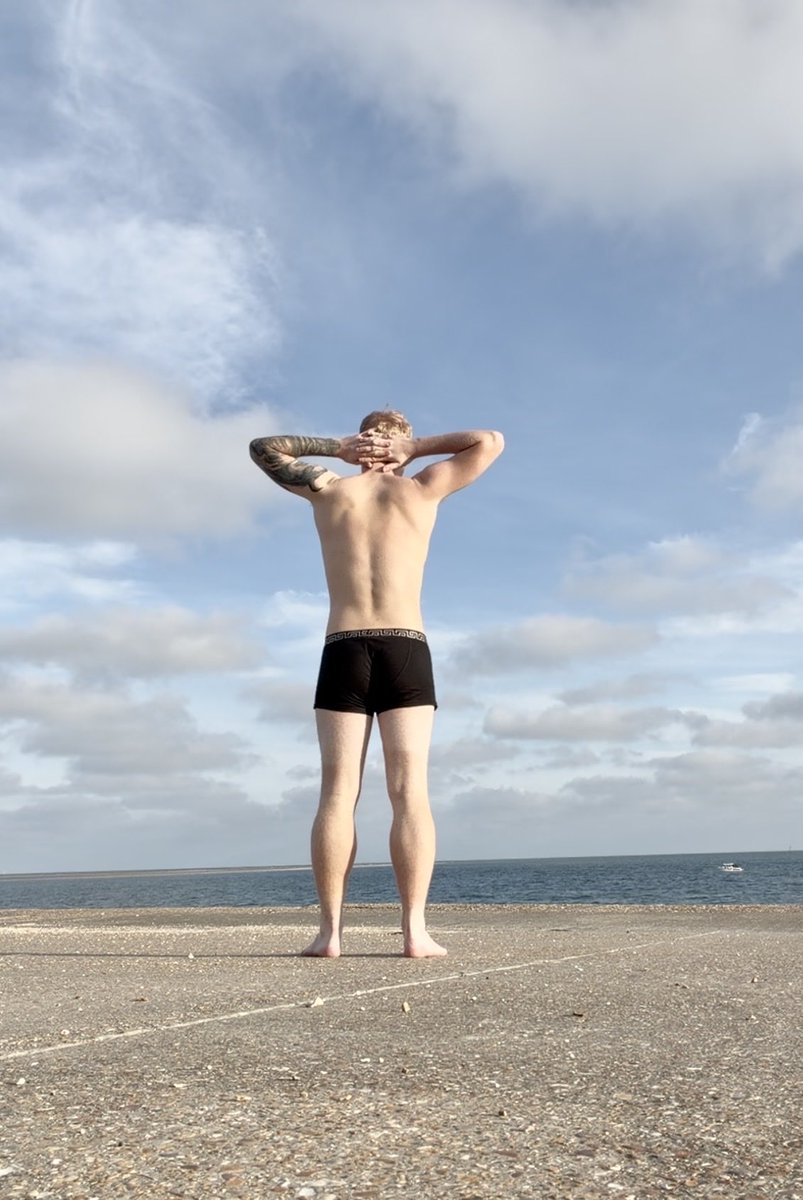 JWillsX's tweet photo. Who wants to pull them down https://t.co/POVRaALro5