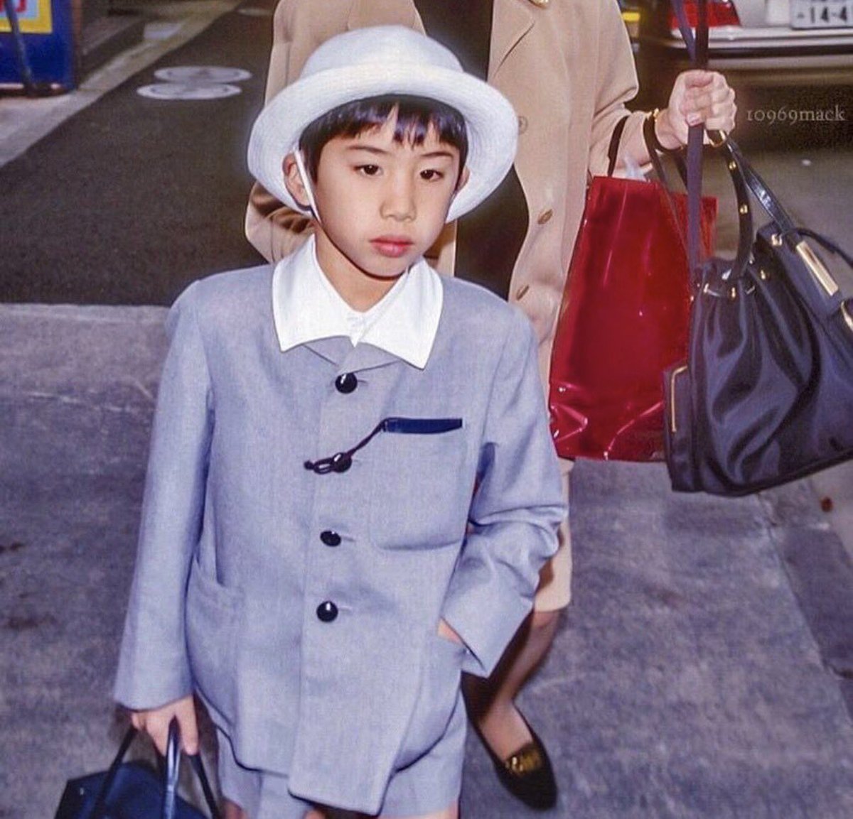 tamika47488's tweet photo. ワンオクのTAKAって小さい頃から顔全然変わってないし、凄いおぼちゃま感オーラする https://t.co/4s4agR2dMa
