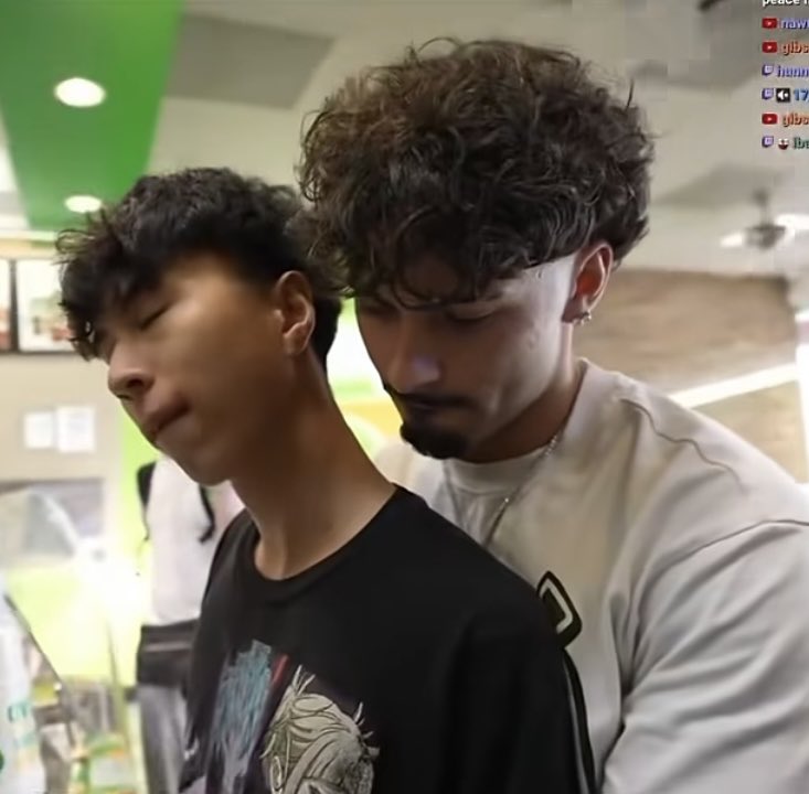 blu3wafflez's tweet photo. Ray’s man is so fineee like im sorry, definitely cuter than Tota 🙂‍↕️ https://t.co/ZvPui61CVN