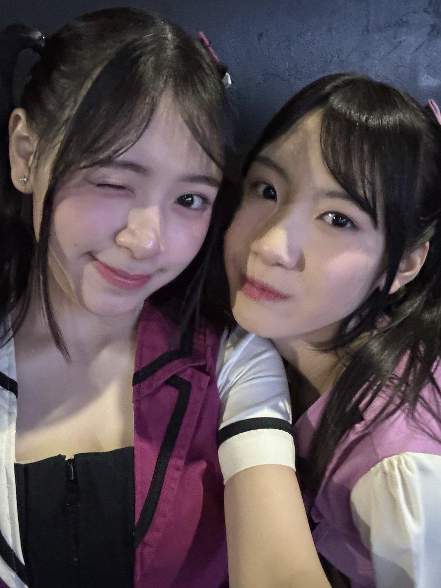Lily_JKT48's tweet photo. Akhirnyaa bisaaa satu showw lagiiii YEYEYEYY ka @N_IntanJKT48 &amp; @JE_JemimaJKT48 🫶🏻🫶🏻🫶🏻 https://t.co/6Mk9Jz6S4E