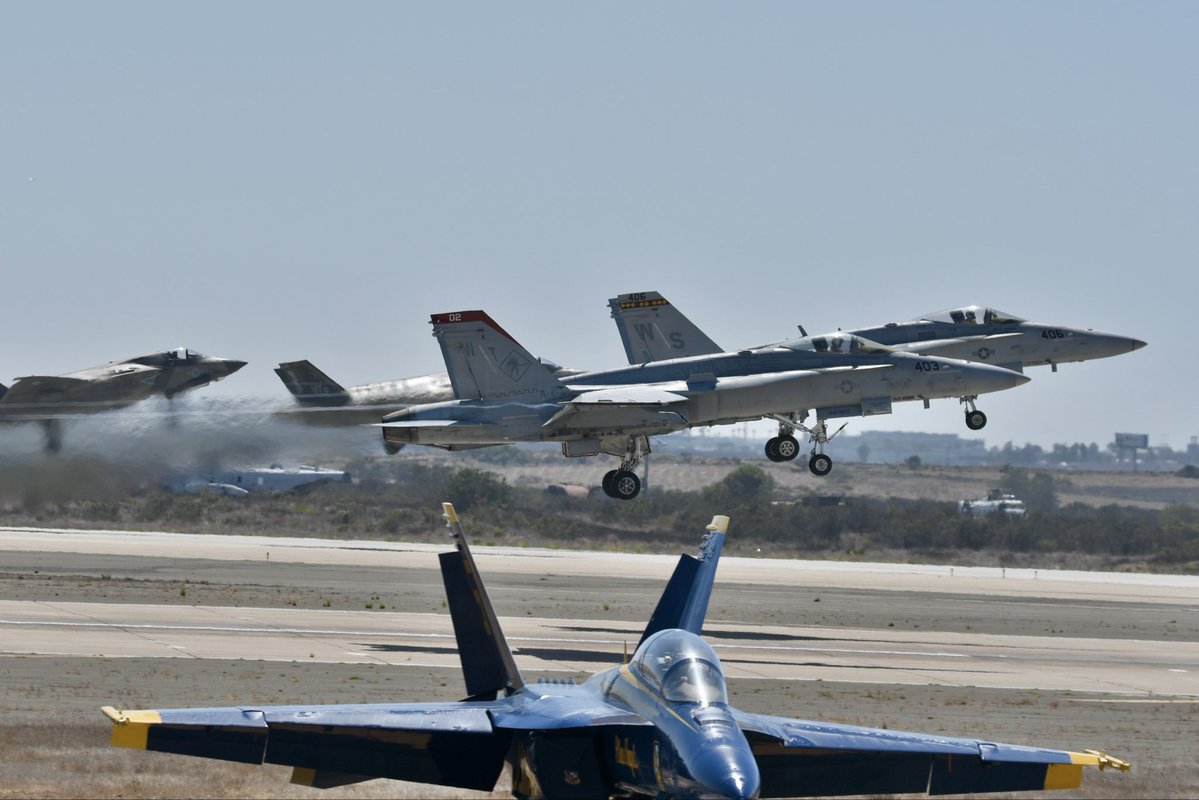 namurusan777's tweet photo. Miramar Air Show — Part 1! ✈️🔥

#MiramarAirShow #MCASMiramar #AirShow #FighterJets https://t.co/SeUseWrm6m