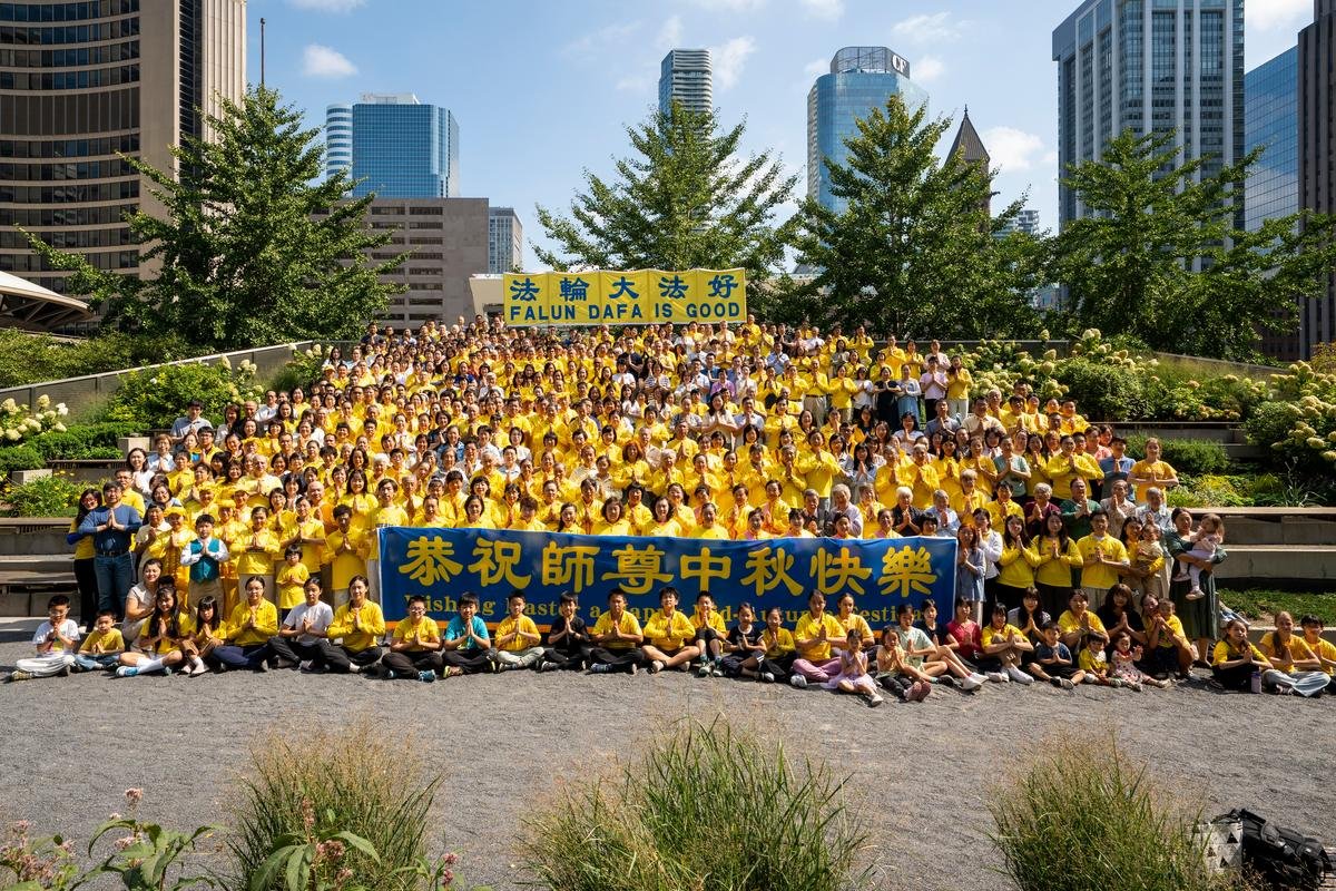 end_OH_'s tweet photo. 52国法轮功学员祝李洪志大师中秋快乐
2026年中秋佳节来临之时，海外52个国家和地区的法轮功学员以不同的形式向李洪志师父表达节日祝福与感恩。
https://t.co/X9MuBgFw1f https://t.co/VTO8cnKdUP