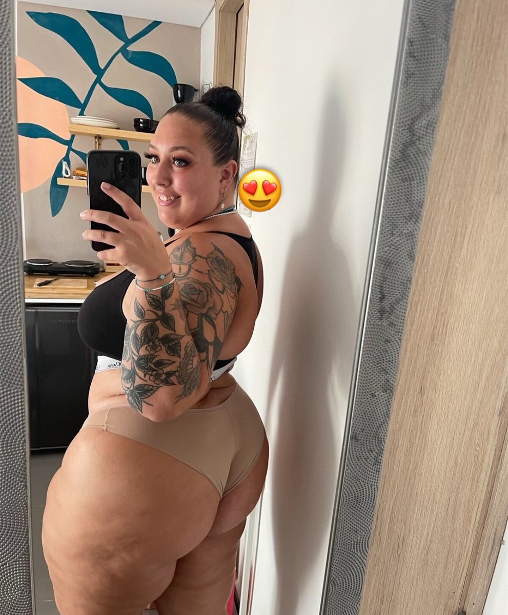 Roselynhumjb's tweet photo. New on here hoping to make new friends as well or I’m I too fat to be friends with ?😞 https://t.co/qDLhBgRLI5