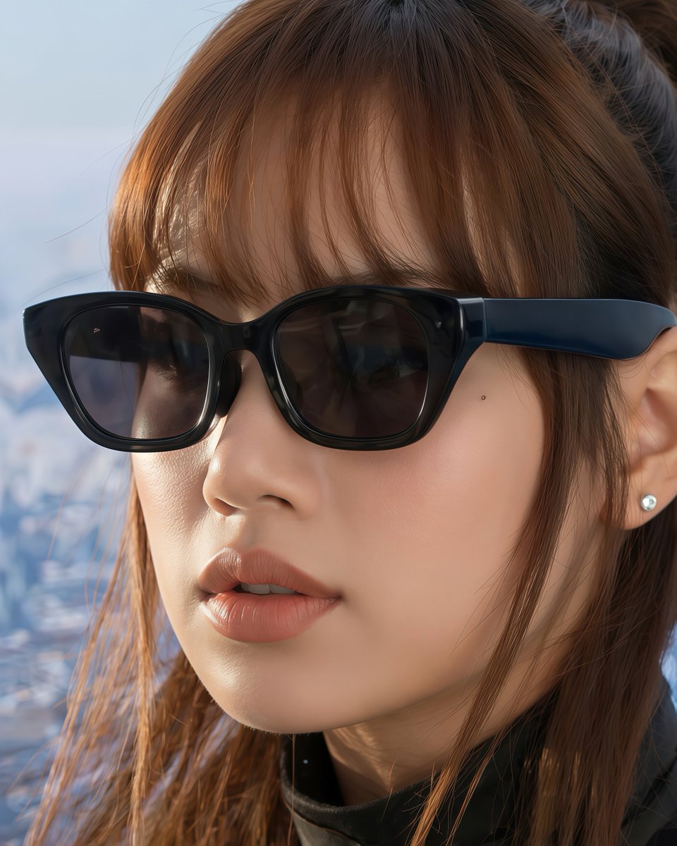 SourLisaLoops's tweet photo. The pretty girl with glasses. https://t.co/5SsTVk6igl