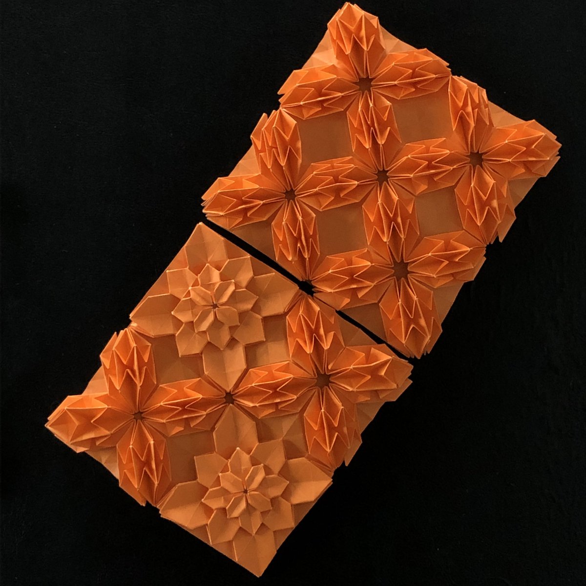 OrigamiRiko's tweet photo. #あじさい折り
#折り紙
#origami
#origamitessellation https://t.co/TnuYKVFygT