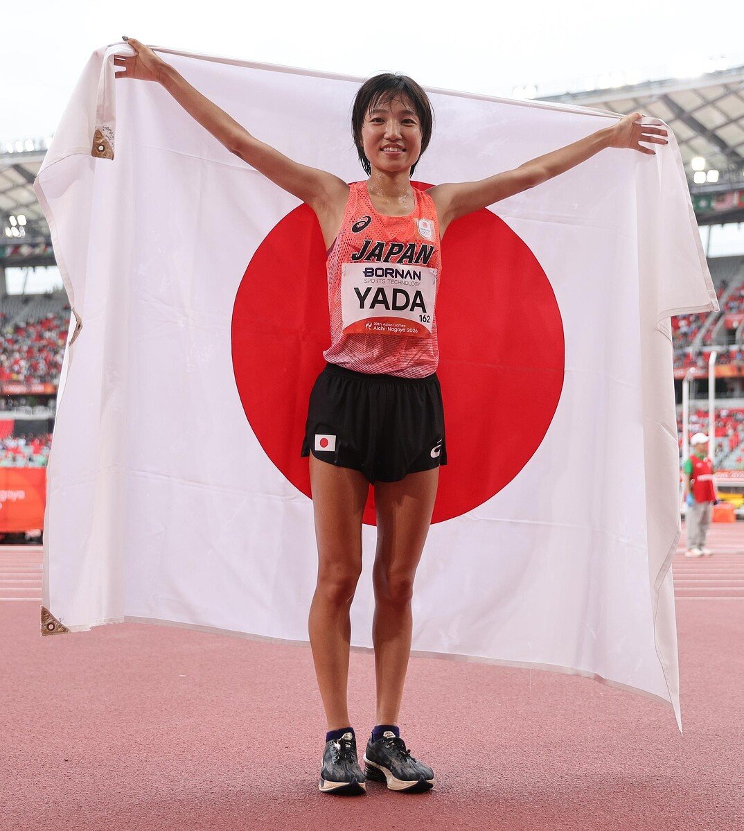 livedoornews's tweet photo. 【アジア大会】女子マラソン・矢田みくに、銅メダル獲得！転倒するも立て直す
https://t.co/936KVbTzGs

女子マラソンは日本代表の矢田が2時間27分56秒で銅メダルを獲得した。22キロ付近で巻き込まれる形で転倒したが、すぐに立ち上がると再び先頭集団に合流した。 https://t.co/TBsURNYjOF