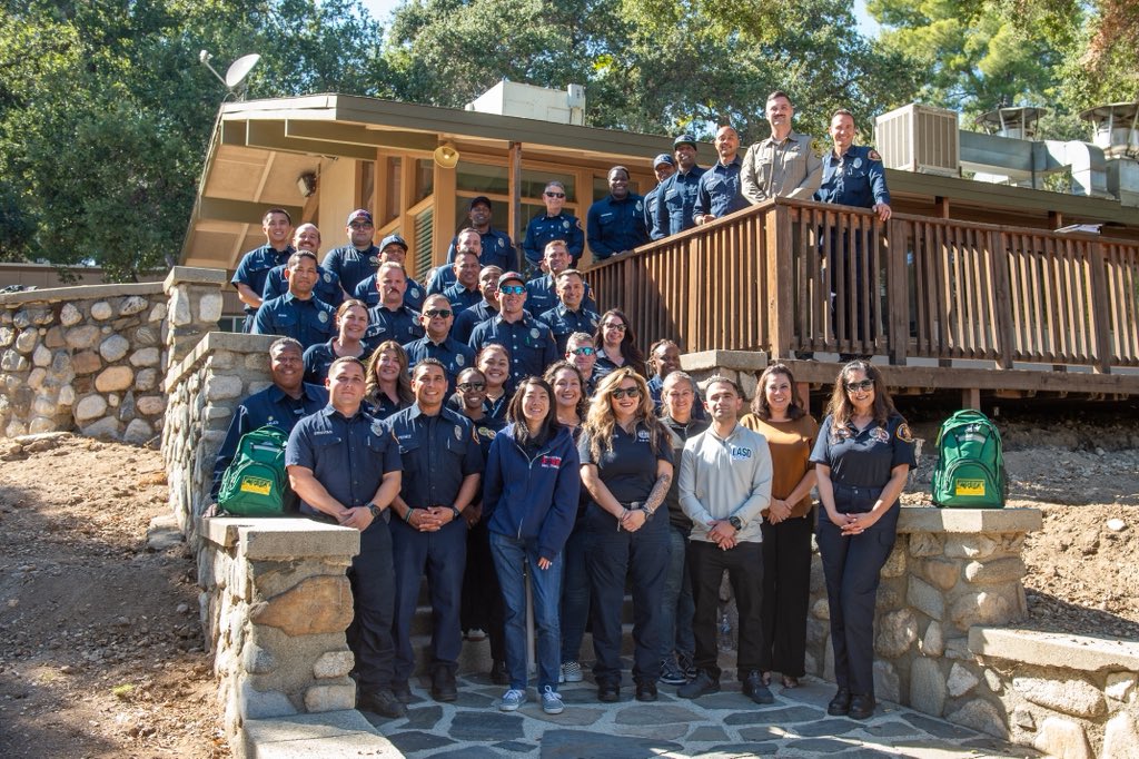 LACOFD's tweet photo. Stronger together, prepared for anything. 🤝🚒
This week, the #LACoFD Public Education Unit & CERT cadre trained 47 new & returning Department members to become CERT instructors!
Their mission? To head back out into #LACounty & expand life-saving CERT training for you.
To sign-up for an upcoming CERT training class, visit:
💻 https://t.co/CNArbB7h0x