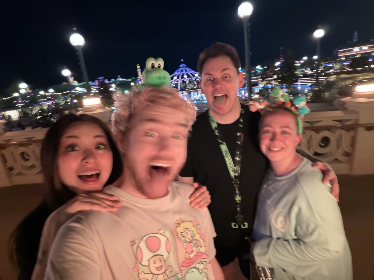 duktv_'s tweet photo. happy birthday to my best friend. 💙

here’s to many more years of impromptu theme park trips &amp; late night drunk pizza runs. https://t.co/F93bm21WJX