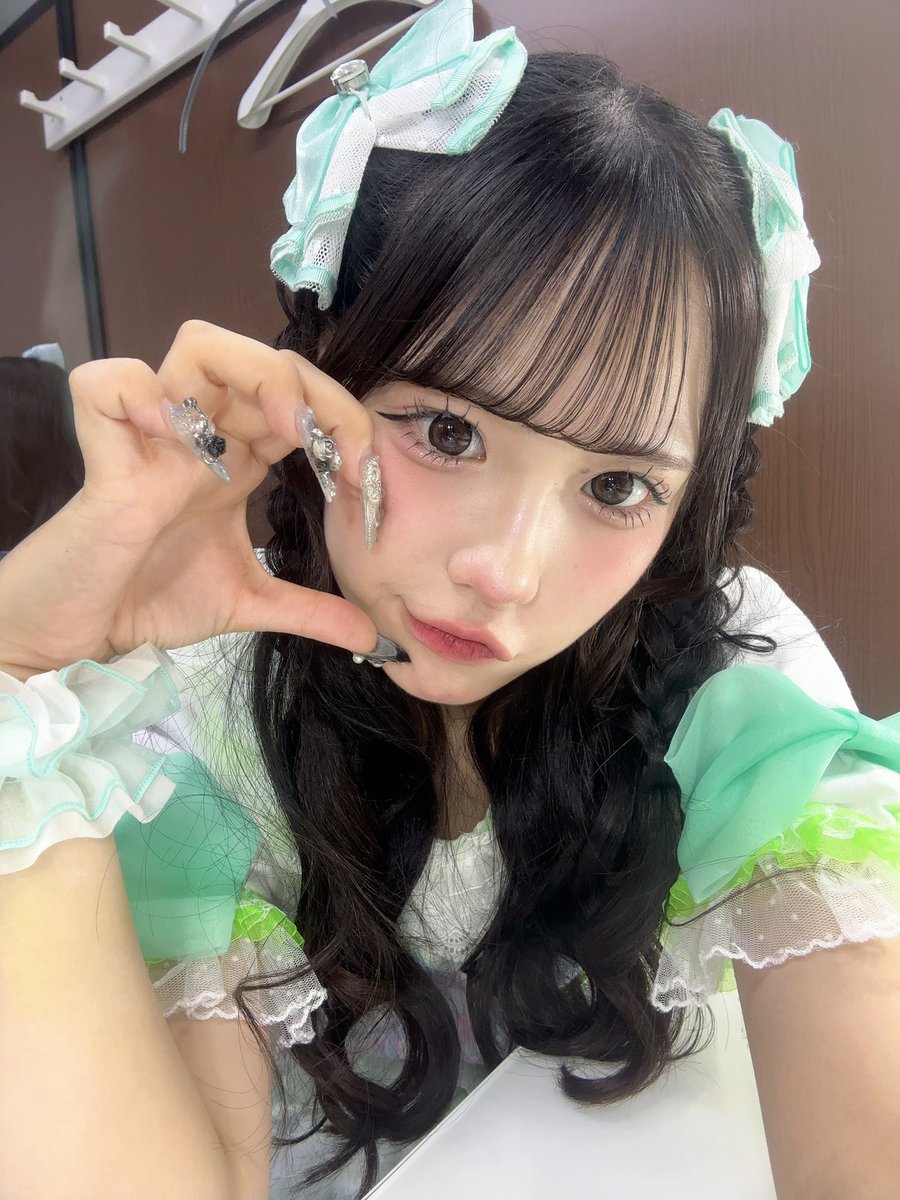 rina_swdp's tweet photo. おはよう💚
今日はららぽーと立川立飛さん！！！

LIVE 14：30〜
特典会 15：00〜   の予定になってます！

今のところ曇り！がんばれ天気🌤️.°
今日もお話できるの楽しみだね😊💕︎
 #SwitchDrop https://t.co/EYdkER18S7