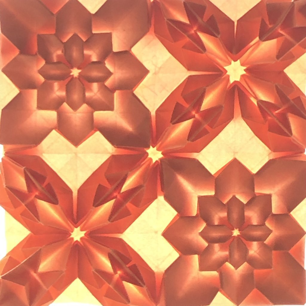 OrigamiRiko's tweet photo. #あじさい折り
#折り紙
#origami
#origamitessellation https://t.co/CwEMT8jJIR