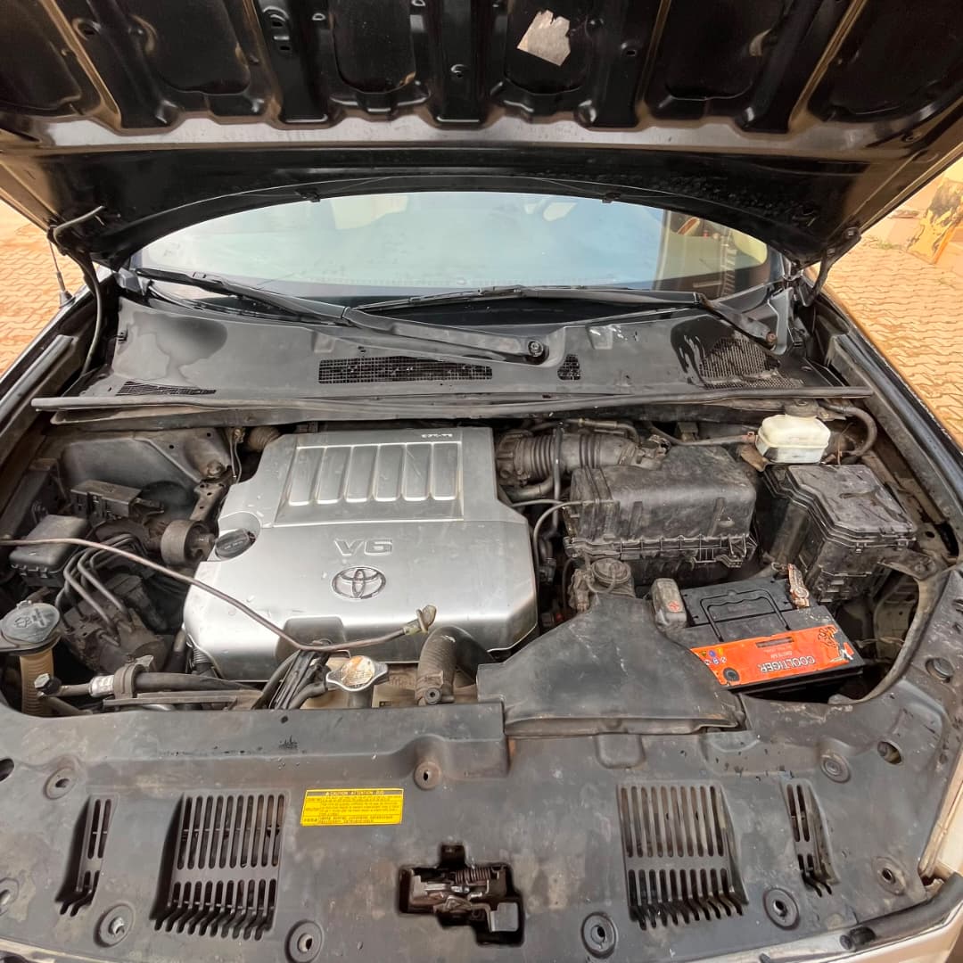 FRIDAYYv9's tweet photo. Extremely clean 013 Toyota Highlander 
Everything blessed With untampered system 
Ac chilling well 
Buy and travel 

Price 10.8m
Buyer settle 200k
Location karu https://t.co/K2BFRnzpf7