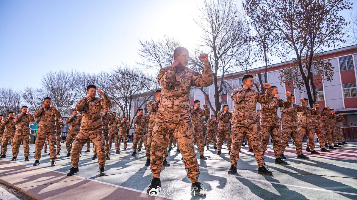 j0sepin's tweet photo. [Gang drills at the Jiaoshidun training ground, boosting combat readiness with strict maneuvers!]， https://t.co/0z0DjnLIRa