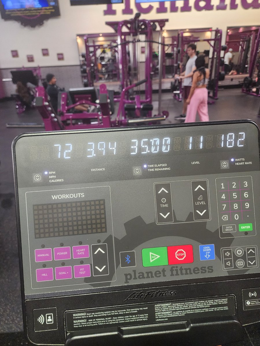 raysenior598's tweet photo. Got in a Friday night workout 💪 before we start the weekend.
#livehealthy #gymmotivation #dontgiveup #getitdone #dontquit #weightloss #unfat
#PlanetFitness https://t.co/vAkmWxX5F1