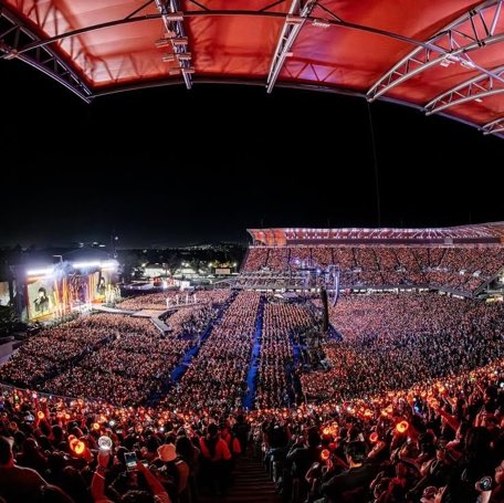 kbgmedia's tweet photo. Ahead of tonight’s sold-out STRAYCITY festival show, #StrayKids have reportedly sold 58,611 tickets, marking the highest single-day attendance for an Asian act in Mexico. https://t.co/HKY1vs52wN
