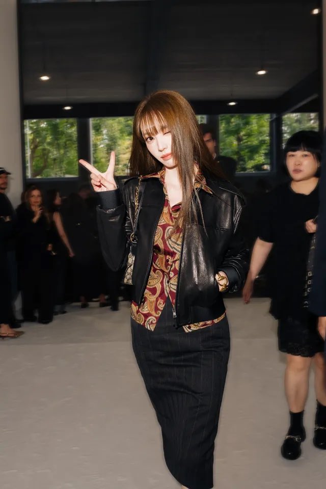vvianxiwei's tweet photo. tian xiwei made it to vogue, and it seems like she’s the only chinese celebrity who featured in this article ✨

🖇️ https://t.co/XSu5thZa6u

#GucciSS27xTianXiwei #GucciTheStoreShow #MFW https://t.co/TgwG5iTmPD