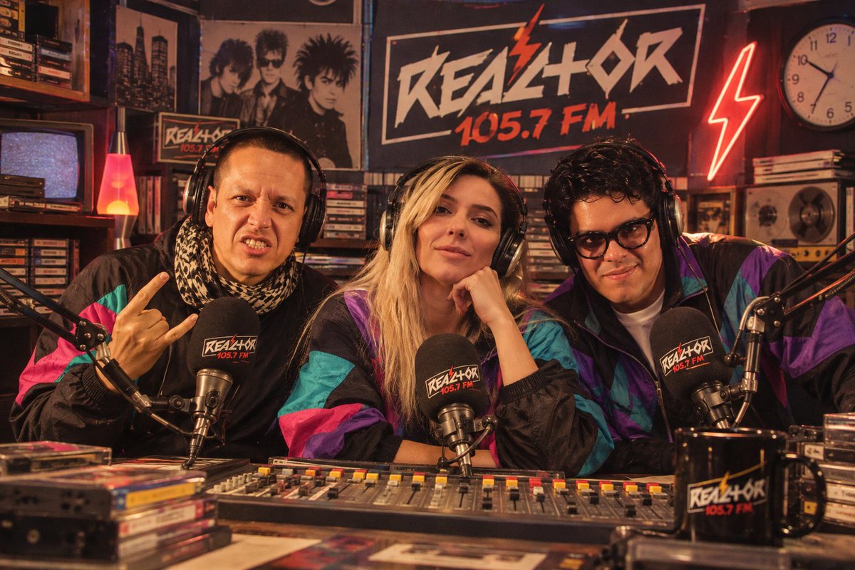 Ludiant's tweet photo. @Marialadelradio
@DiegoMangoo 
@elpaella 
#ViernesDeClasicos https://t.co/JlZZeOc3xe