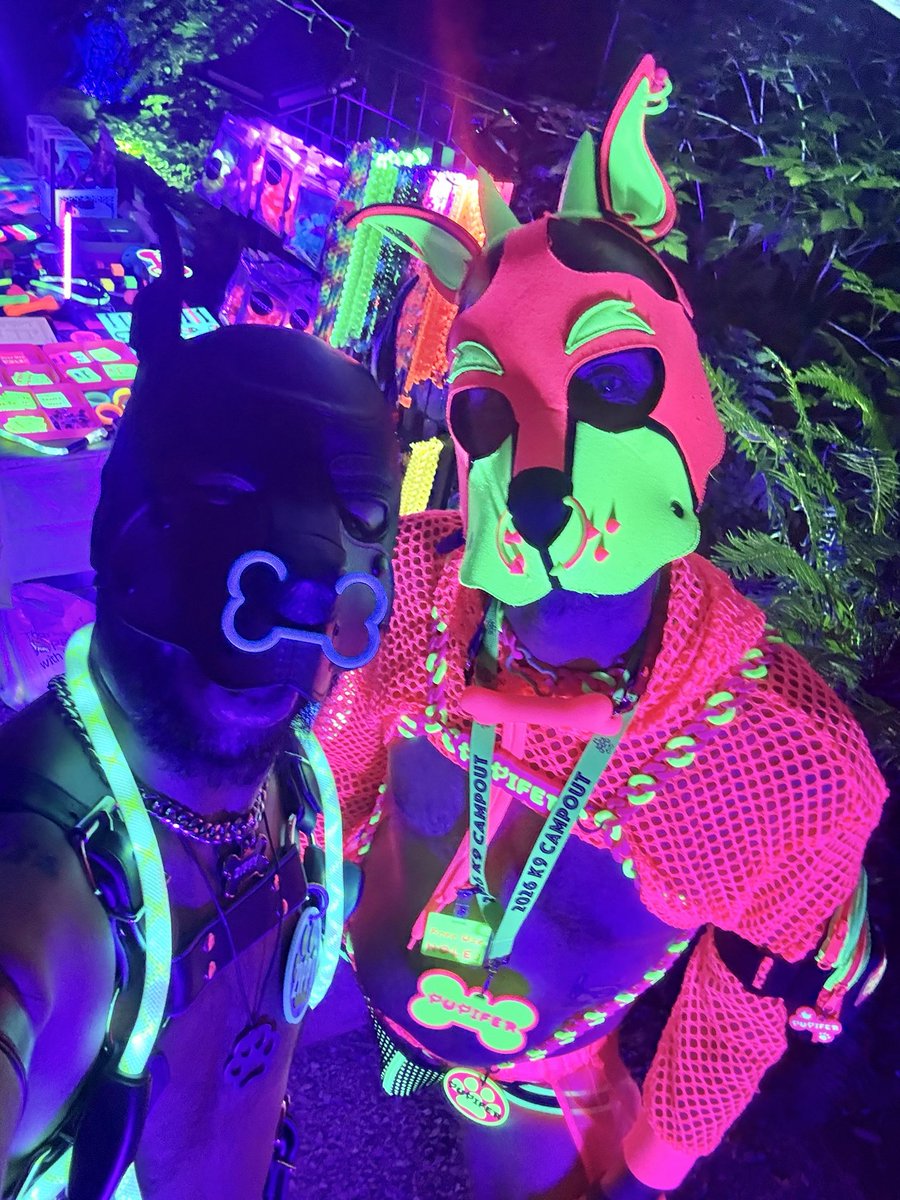 pupzippyxxx's tweet photo. 🩷💚🍉✨ To the pinkest kinkiest watermelon pup I know, Pupifer thank you for being a friend and introducing me to the bright colorful raver pup community. @bound_2_be_used #gaykink #gaypup #gayrave #pupplay #leatherpup https://t.co/fMlTs5YMji